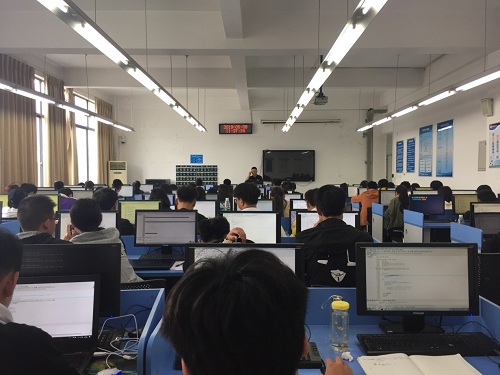 夯實專業基礎，賦能技術開發——計算機科學學院成功開展2018級計算機科學與技術專業校內實訓